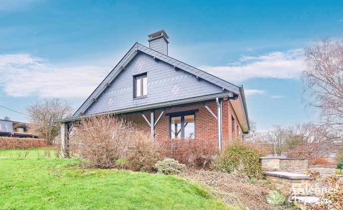 Grande maison de vacances � Lierneux avec 2 chambres, salle de jeux, jardin priv� et local � v�los