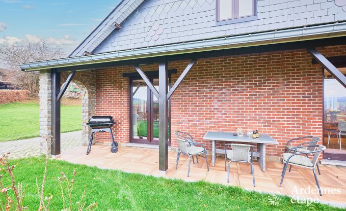 Grande maison de vacances � Lierneux avec 2 chambres, salle de jeux, jardin priv� et local � v�los