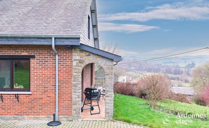 Grande maison de vacances � Lierneux avec 2 chambres, salle de jeux, jardin priv� et local � v�los