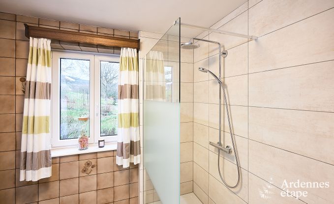 Grande maison de vacances � Lierneux avec 2 chambres, salle de jeux, jardin priv� et local � v�los