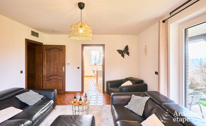 Grande maison de vacances � Lierneux avec 2 chambres, salle de jeux, jardin priv� et local � v�los