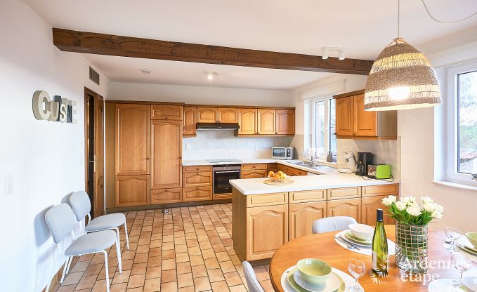 Grande maison de vacances � Lierneux avec 2 chambres, salle de jeux, jardin priv� et local � v�los