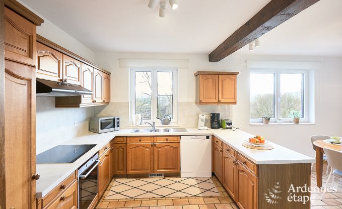 Grande maison de vacances � Lierneux avec 2 chambres, salle de jeux, jardin priv� et local � v�los