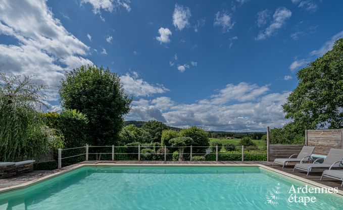 Sjour romantique  Lierneux en Ardenne : Charmante maison de vacances avec grand jacuzzi, sauna et piscine pour couple