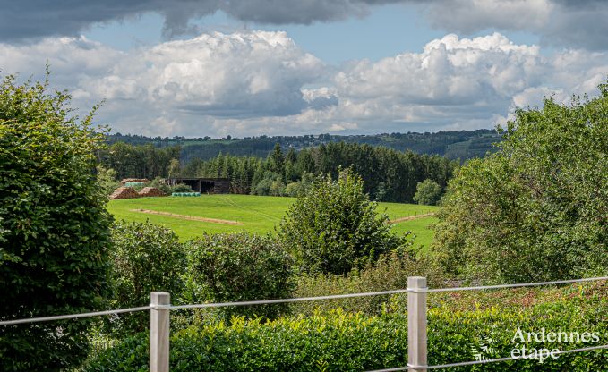 Sjour romantique  Lierneux en Ardenne : Charmante maison de vacances avec grand jacuzzi, sauna et piscine pour couple