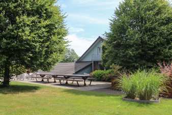 Tranquillité et luxe dans cette maison de vacances 26 personnes à Malmedy