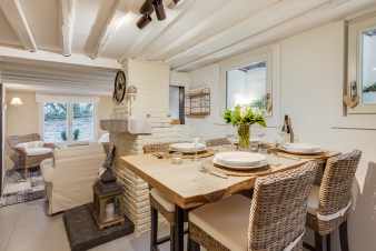 Maison de vacances citadine pour 4/6 personnes 3 étoiles à Malmedy dans un quartier historique.