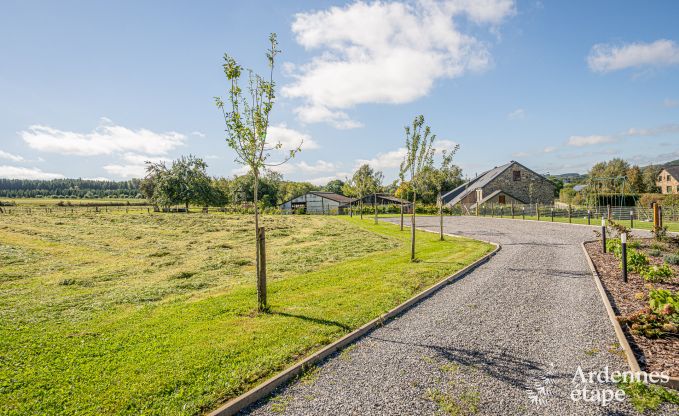 Spacieuse maison de vacances  Manhay pour 15 personnes avec des installations modernes en Ardenne