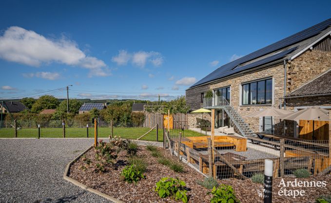 Spacieuse maison de vacances  Manhay pour 15 personnes avec des installations modernes en Ardenne