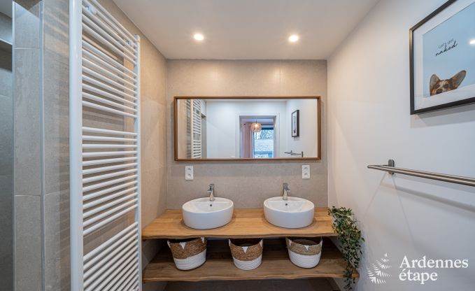 Spacieuse maison de vacances � Manhay pour 15 personnes avec des installations modernes en Ardenne