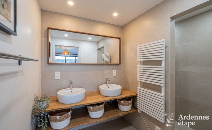 Spacieuse maison de vacances � Manhay pour 15 personnes avec des installations modernes en Ardenne