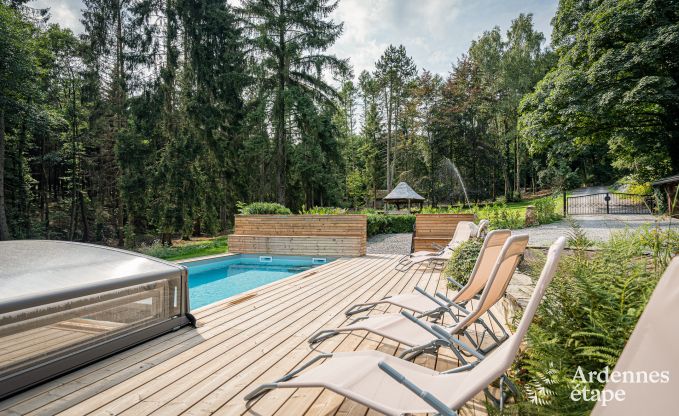 Charmante maison chien admis  Manhay pour 8 personnes, avec piscine extrieure chauffe, tang priv et garage  vlos  la lisire de la fort