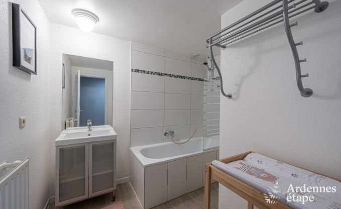 Spacieuse maison de vacances  Manhay pour 15 personnes avec des installations modernes en Ardenne