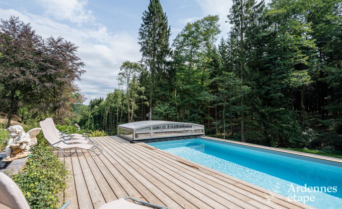 Charmante maison chien admis  Manhay pour 8 personnes, avec piscine extrieure chauffe, tang priv et garage  vlos  la lisire de la fort