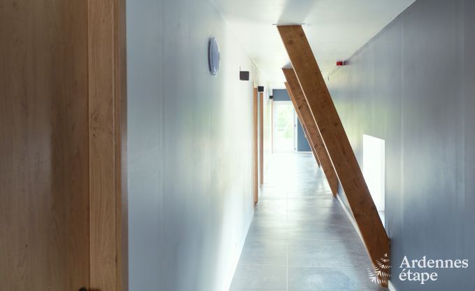 Villa  Marche-en-Famenne pour 28 personnes avec 11 chambres, piscine intrieure et sauna