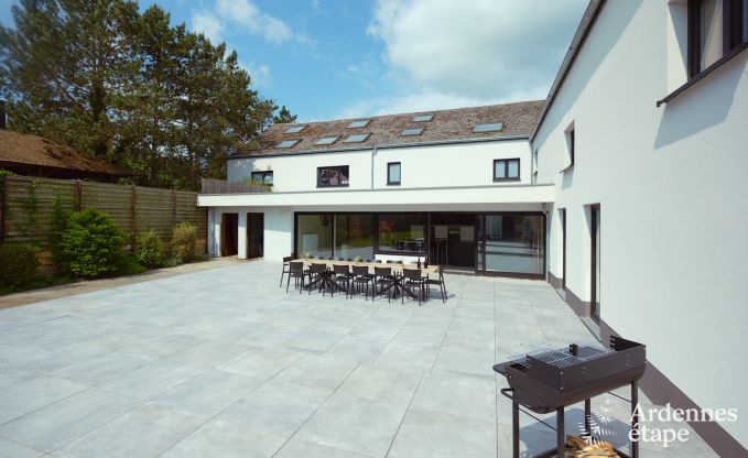 Villa  Marche-en-Famenne pour 28 personnes avec 11 chambres, piscine intrieure et sauna