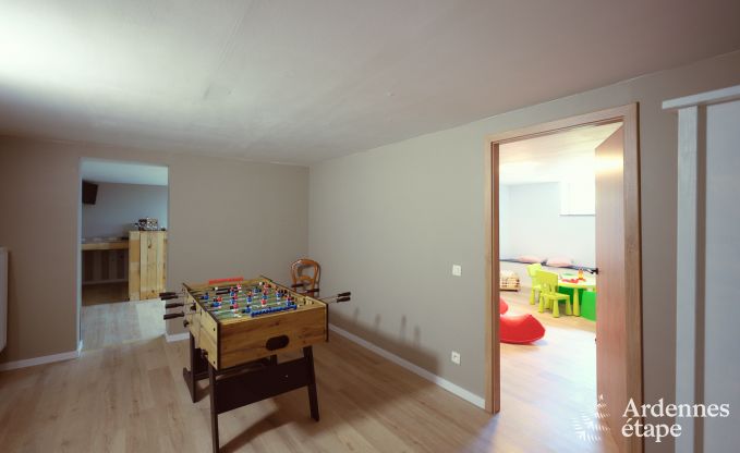 Villa  Marche-en-Famenne pour 28 personnes avec 11 chambres, piscine intrieure et sauna