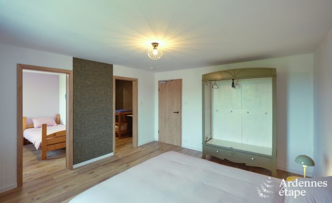 Villa  Marche-en-Famenne pour 28 personnes avec 11 chambres, piscine intrieure et sauna