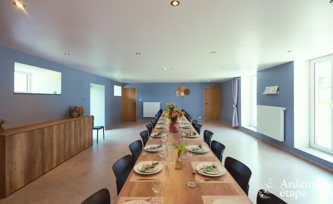 Villa  Marche-en-Famenne pour 28 personnes avec 11 chambres, piscine intrieure et sauna
