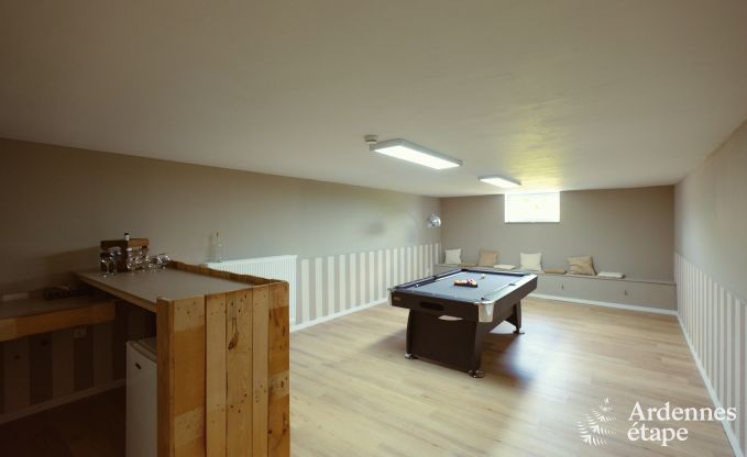Villa  Marche-en-Famenne pour 28 personnes avec 11 chambres, piscine intrieure et sauna