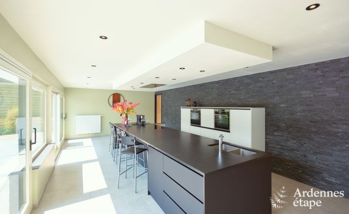 Villa  Marche-en-Famenne pour 28 personnes avec 11 chambres, piscine intrieure et sauna