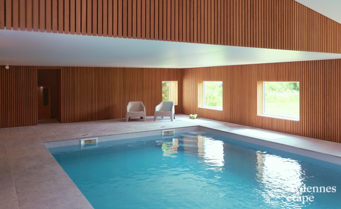Villa  Marche-en-Famenne pour 28 personnes avec 11 chambres, piscine intrieure et sauna