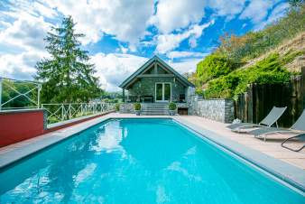 Gîte avec piscine à louer pour 12 personnes en Ardenne (Maredsous)