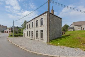 Authentique maison villageoise pour 12/13 personnes à Flavion (Maredsous)