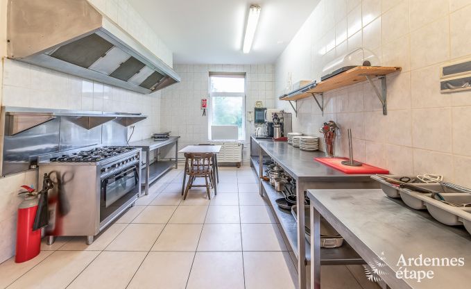 Maison de vacances pour 41 personnes avec 22 chambres au bord de l'eau en Ardenne, prs de Maredsous