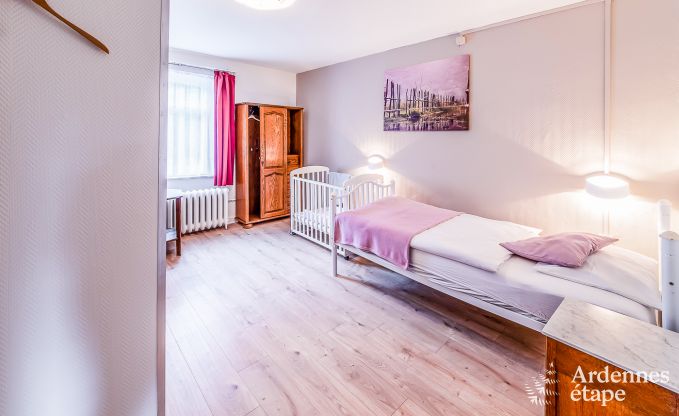 Maison de vacances pour 41 personnes avec 22 chambres au bord de l'eau en Ardenne, prs de Maredsous