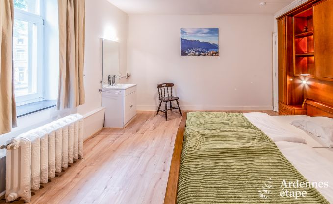 Maison de vacances pour 41 personnes avec 22 chambres au bord de l'eau en Ardenne, prs de Maredsous