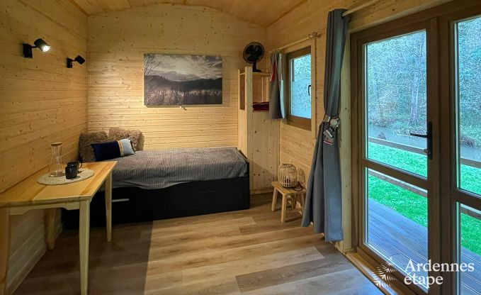 Maison de vacances pour 41 personnes avec 22 chambres au bord de l'eau en Ardenne, prs de Maredsous