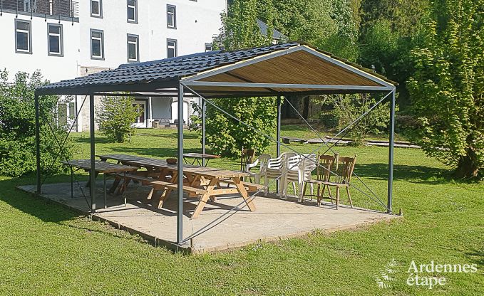 Maison de vacances pour 41 personnes avec 22 chambres au bord de l'eau en Ardenne, prs de Maredsous