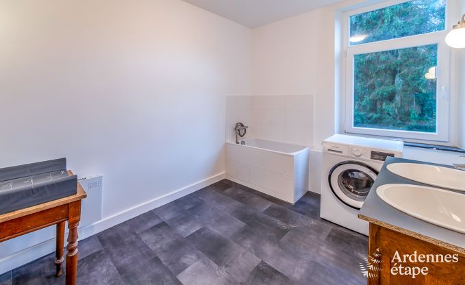 Maison de vacances pour 41 personnes avec 22 chambres au bord de l'eau en Ardenne, pr�s de Maredsous