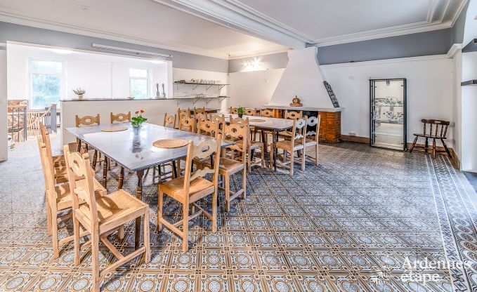 Maison de vacances pour 41 personnes avec 22 chambres au bord de l'eau en Ardenne, pr�s de Maredsous