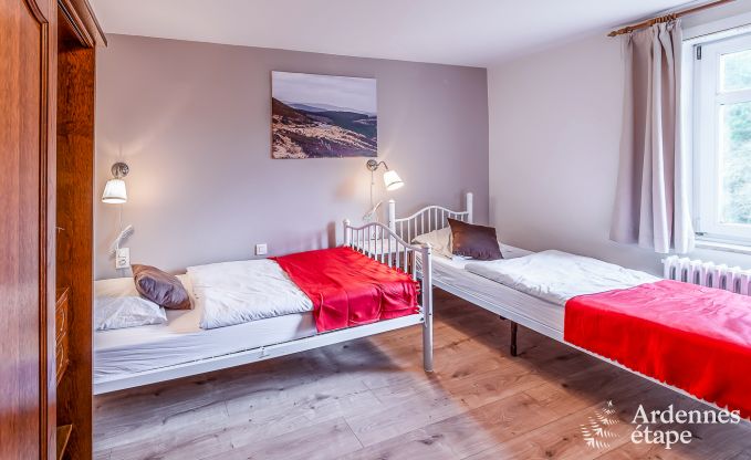 Maison de vacances pour 41 personnes avec 22 chambres au bord de l'eau en Ardenne, pr�s de Maredsous