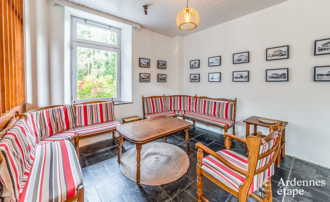 Maison de vacances pour 41 personnes avec 22 chambres au bord de l'eau en Ardenne, pr�s de Maredsous