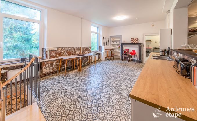 Maison de vacances pour 41 personnes avec 22 chambres au bord de l'eau en Ardenne, pr�s de Maredsous