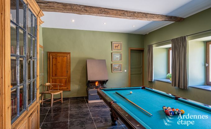 Grande maison de vacances  Maredsous pour 18 personnes avec 6 chambres, 5 salles de bains, four  pizza et grand jardin priv prs de Dinant et Mettet