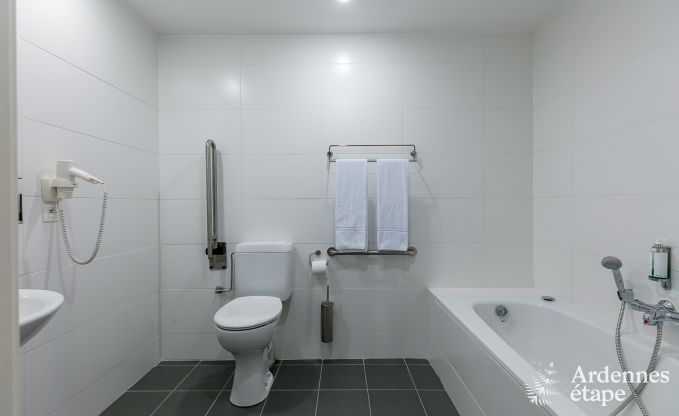 Chteau  Modave pour 46 personnes en Ardenne