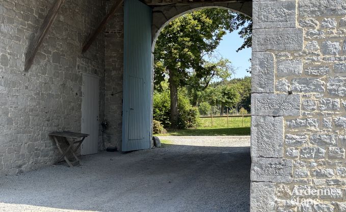 Chteau  Modave pour 46 personnes en Ardenne