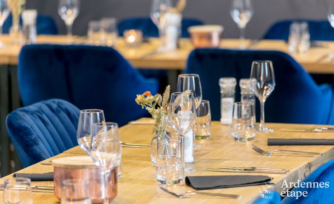 Chteau  Modave pour 46 personnes en Ardenne