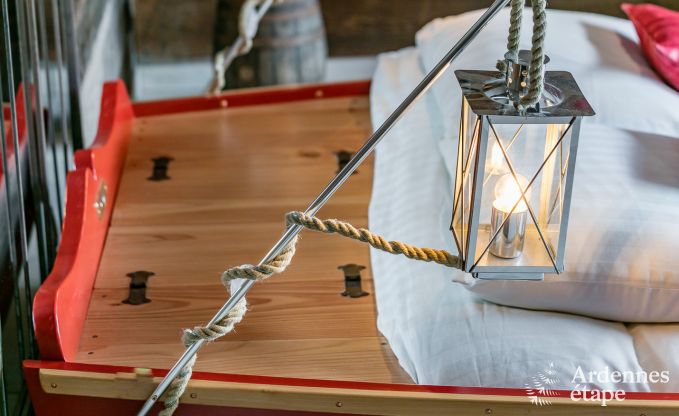 Chalet romantique au bord de l'eau pour 2 personnes  Momignies