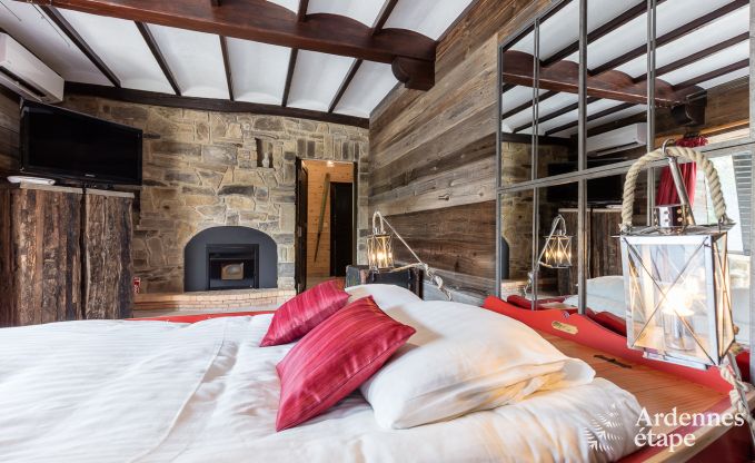 Chalet romantique au bord de l'eau pour 2 personnes  Momignies