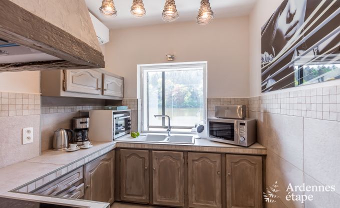 Chalet romantique au bord de l'eau pour 2 personnes  Momignies