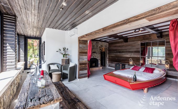 Chalet romantique au bord de l'eau pour 2 personnes  Momignies