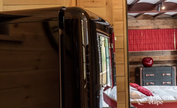 Chalet romantique au bord de l'eau pour 2 personnes � Momignies