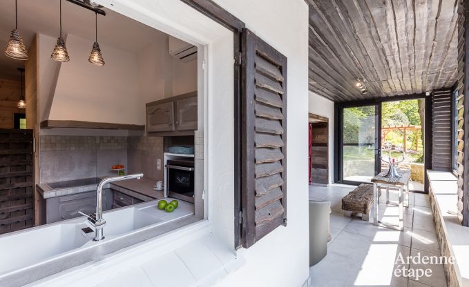 Chalet romantique au bord de l'eau pour 2 personnes � Momignies