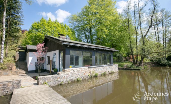 Chalet romantique au bord de l'eau pour 2 personnes  Momignies