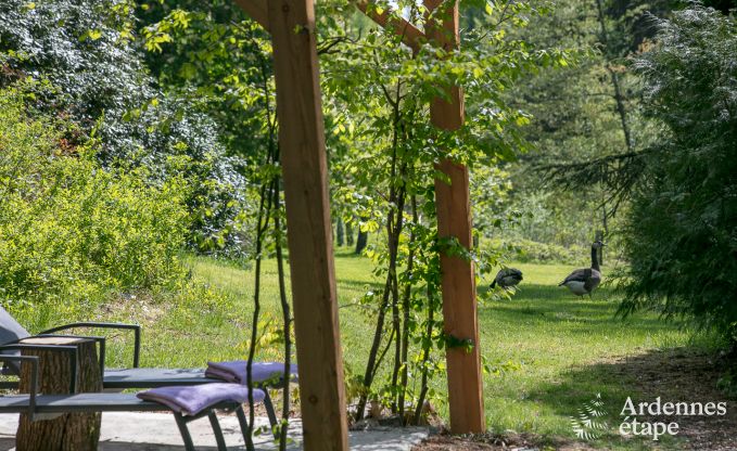 Chalet romantique au bord de l'eau pour 2 personnes  Momignies